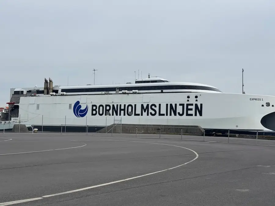 Express 1 sejler i påsken - men uden shop