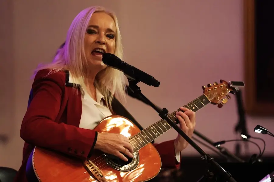 Hjertevarm Anne Linnet i Rønne